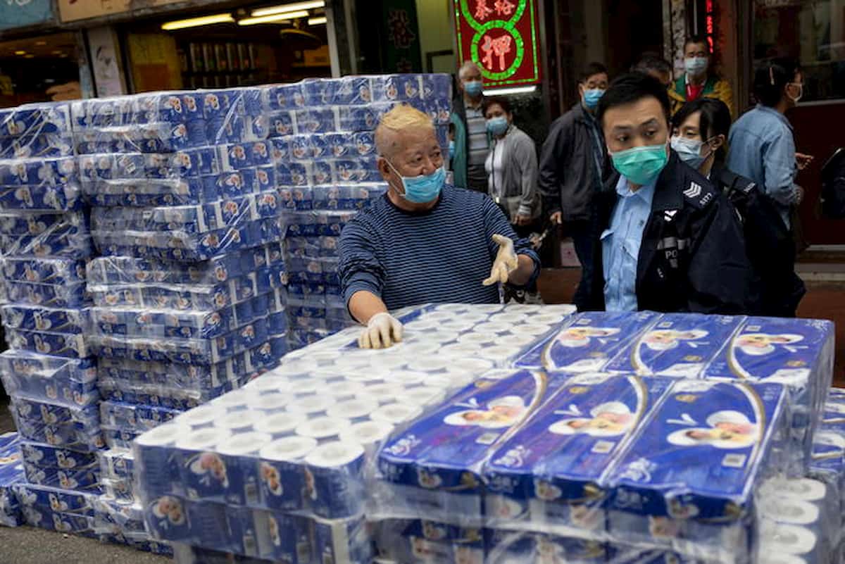 Coronavirus, è corsa all'acquisto di carta igienica: in Australia, Germania l'incubo è restare senza
