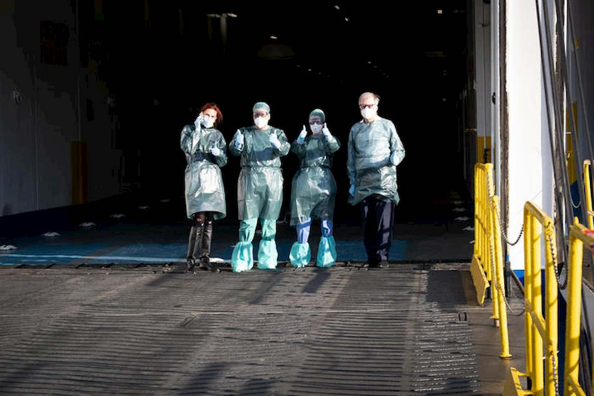 Coronavirus, dal contagio all'eventuale decesso passa un mese di tempo