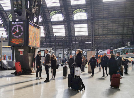 Coronavirus, le regioni del Sud mettono in quarantena chi arriva dal Nord. "Fermatevi e tornate indietro"