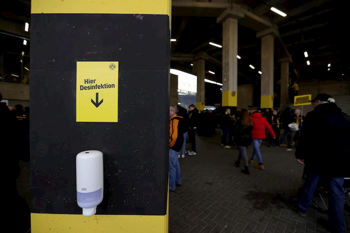 In Germania si muore di meno, lo 0,4 per cento. 500mila test a settimana