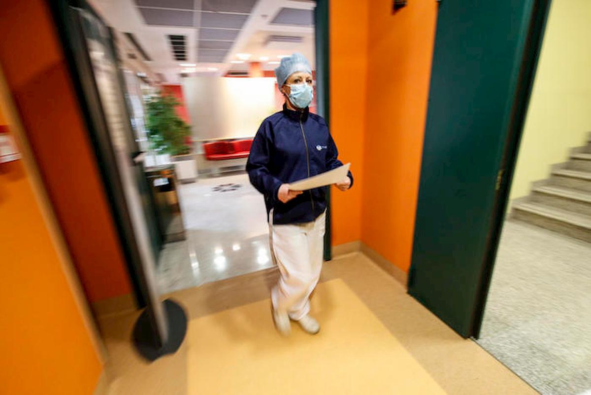 Coronavirus, in Lombardia +319 morti in un giorno, oltre 17 mila positivi