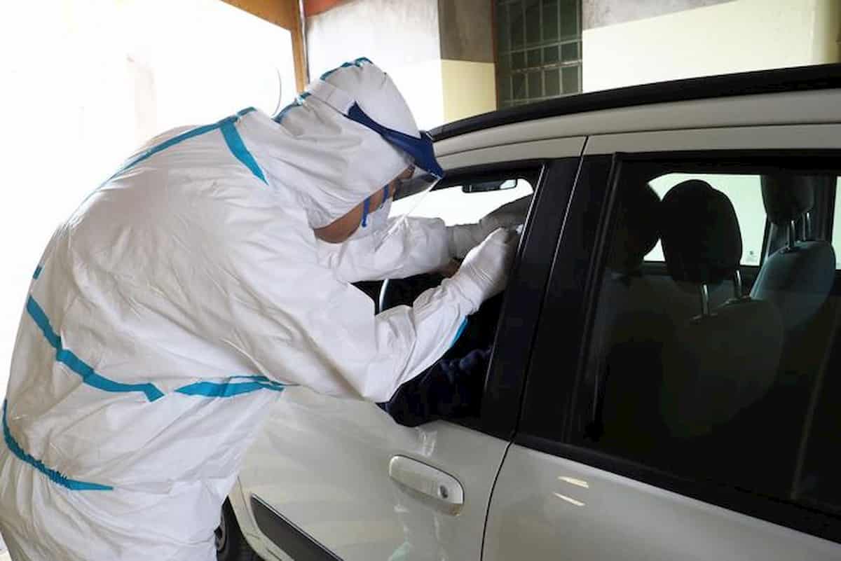 Contagiati Italia mezzo mln, un milione! Chi offre di più? Parola d'ordine: tampone ci spetta