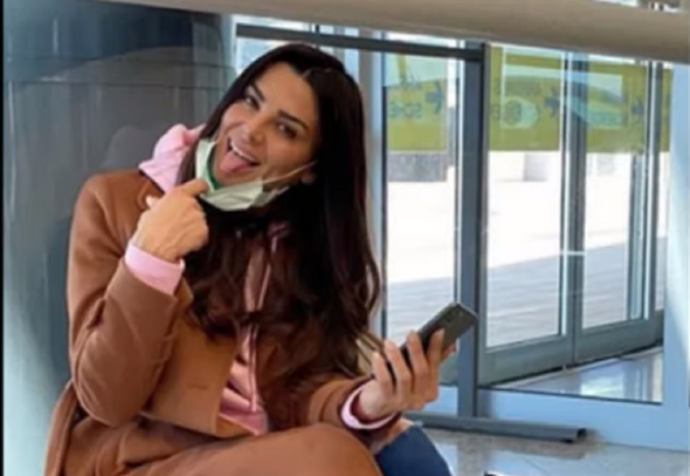 Coronavirus. Belen, Laura Chiatti, Heather Parisi: i vip con la mascherina