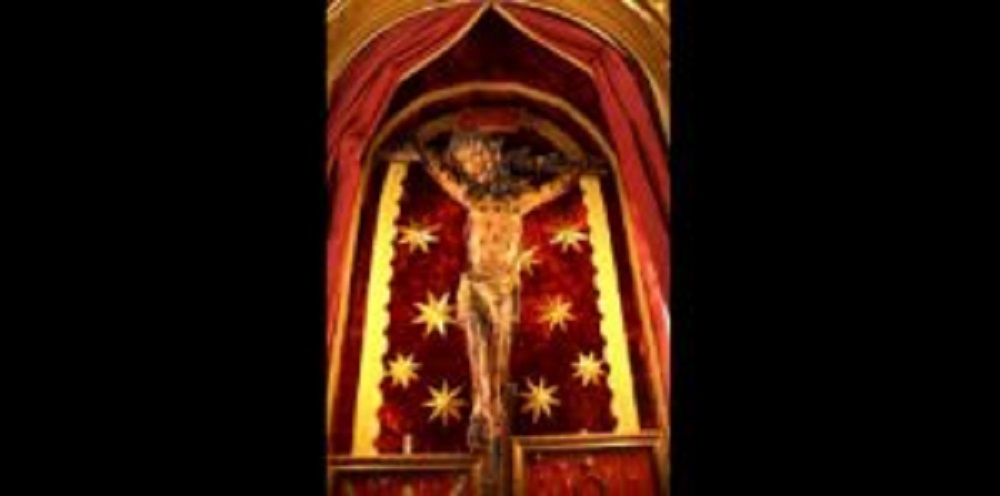 Coronavirus, Papa Francesco fa portare a San Pietro il Crocifisso miracoloso