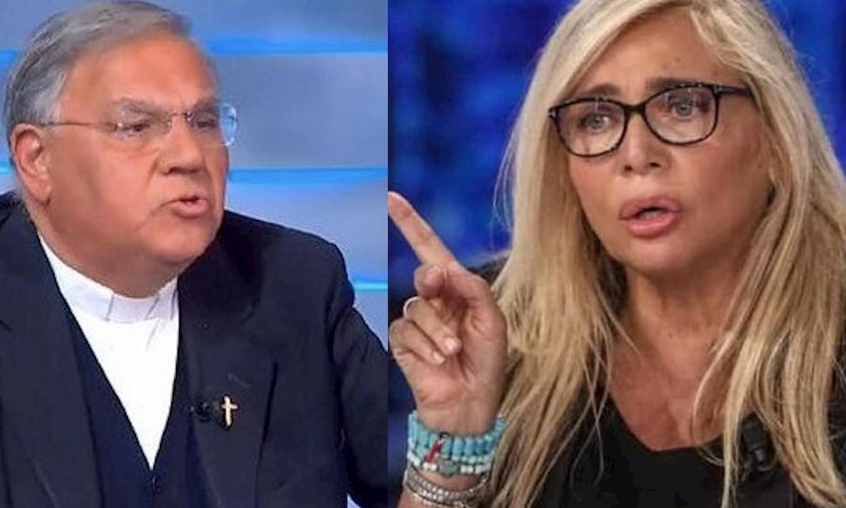 Coronavirus, Don Mario sfida il decreto: "Dò messa alle 17". Mara Venier: "Pericolo pubblico"