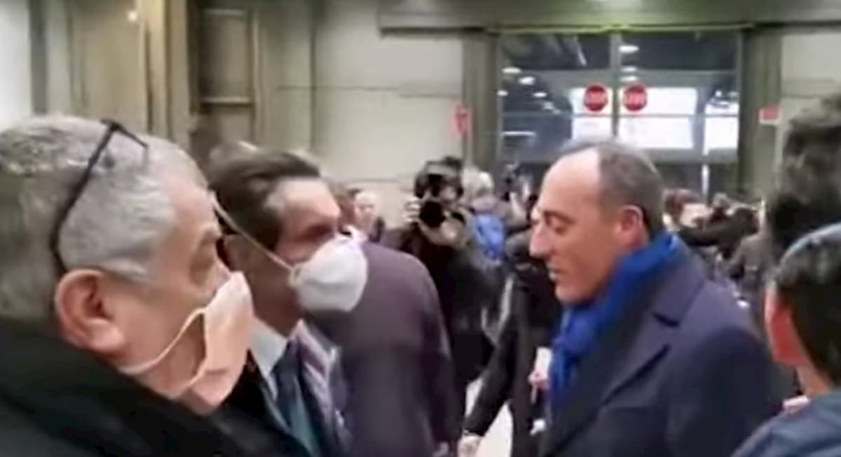 Coronavirus Milano, ospedale in Fiera pronto in 10 giorni? Annuncio di Gallera, sopralluogo con Fontana