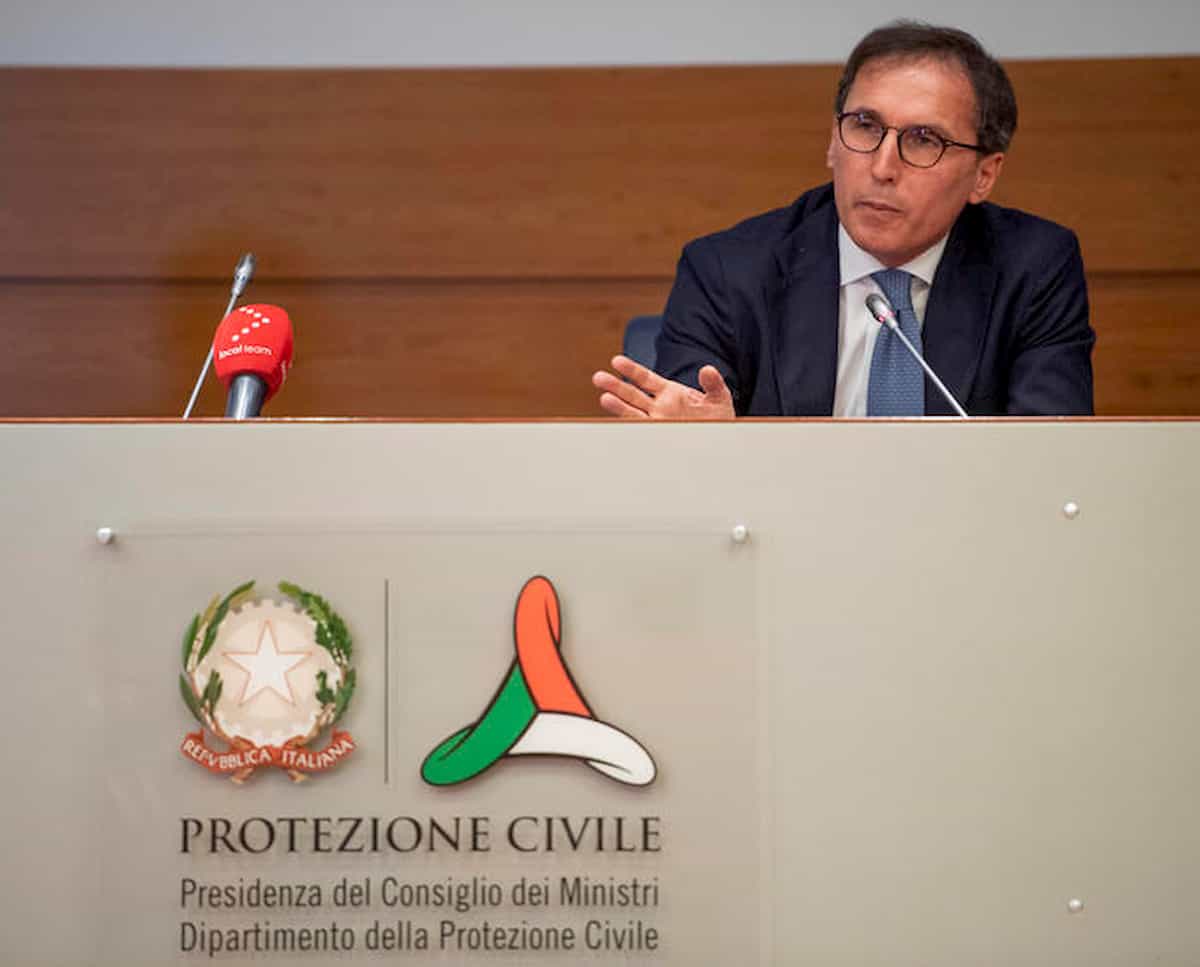 Coronavirus Italia: fallimento delle Regioni, modello di poteri da rivedere, Conte ce la farà?