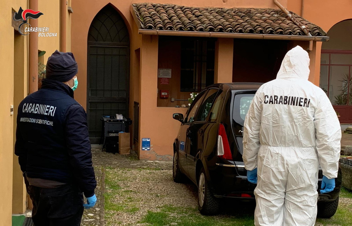 Imola, donna trovata morta in casa: marito fermato omicidio volontario