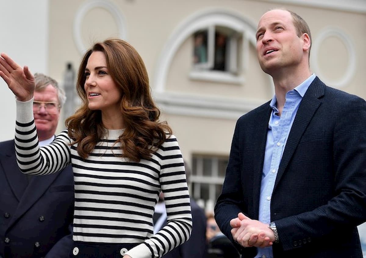 Coronavirus, William e Kate prendono le redini della Firm, mentre Carlo è positivo ed Elisabetta in isolamento