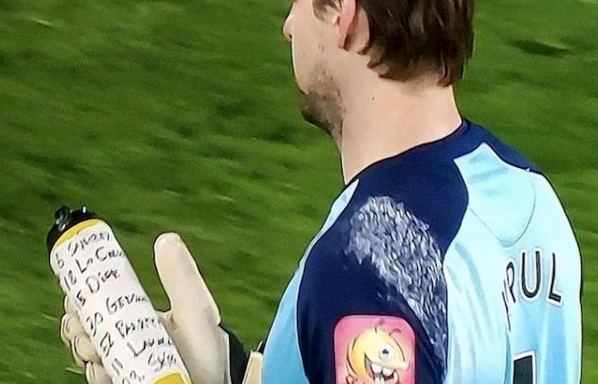Tottenham-Norwich, Krul pararigori grazie agli appunti sulla borraccia