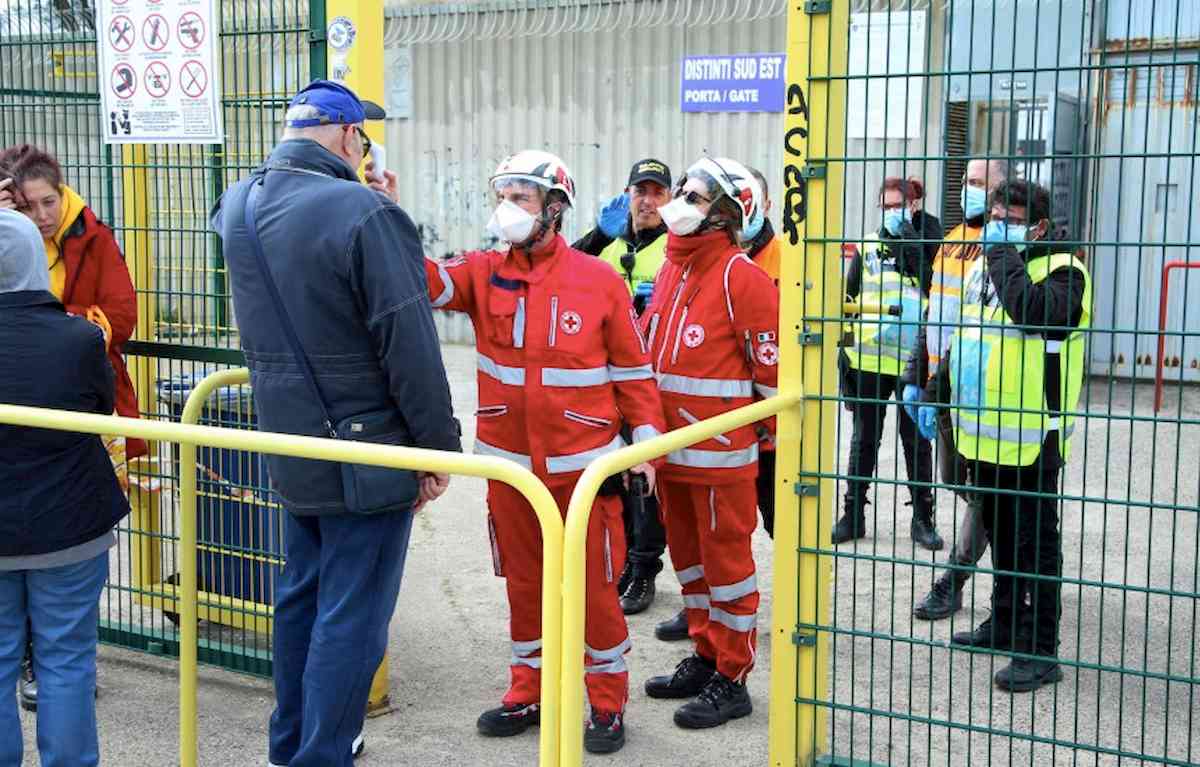 Atalanta show, 5-2 a Lecce. Tifosi nerazzurri passati al termoscanner anti coronavirus