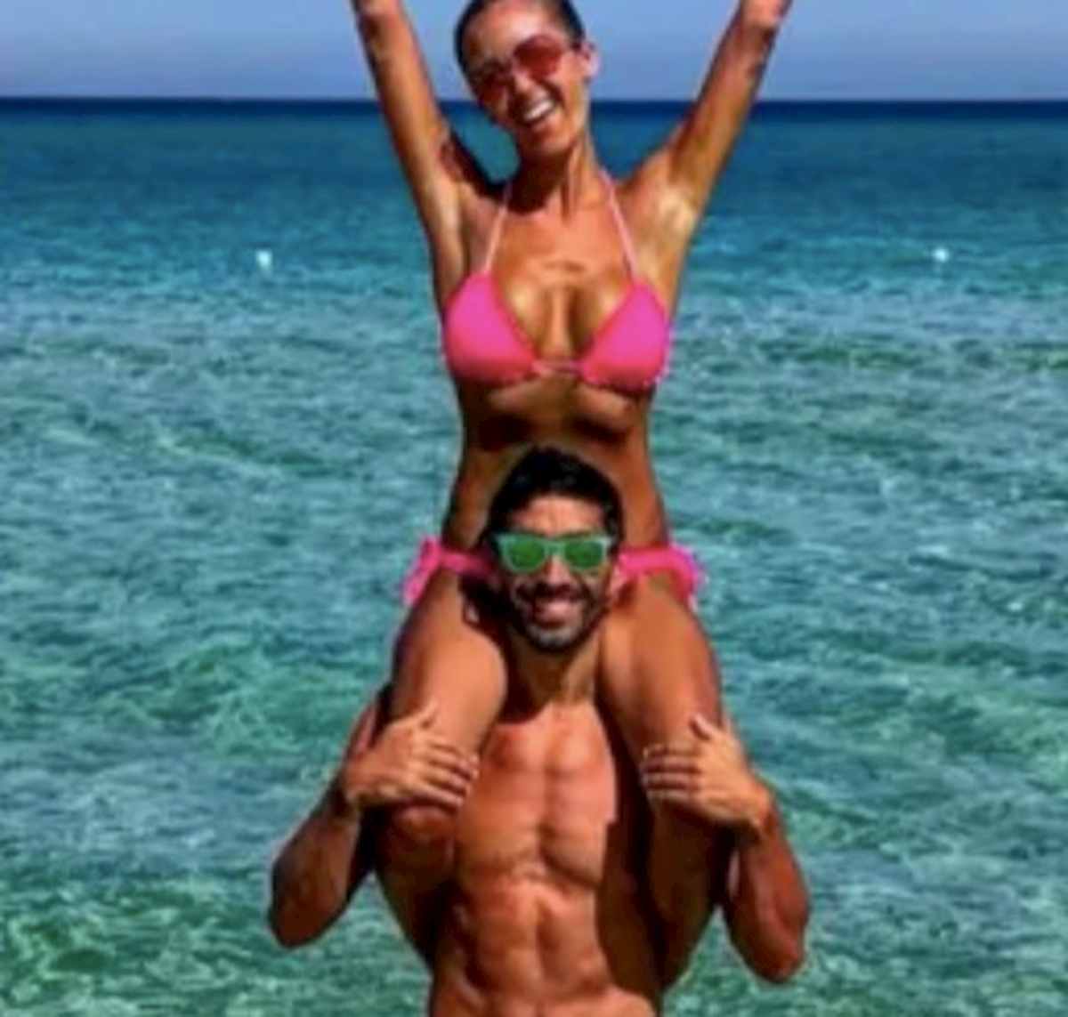 Giorgia Palmas e Filippo Magnini, matrimonio rinviato per il coronavirus: "Tra qualche mese sarà ancora più bello"