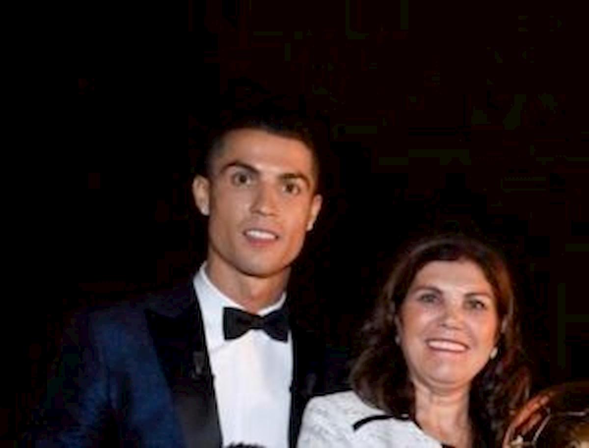 mamma di Cristiano Ronaldo ha lasciato l'ospedale: "Grazie a tutti per il sostegno"