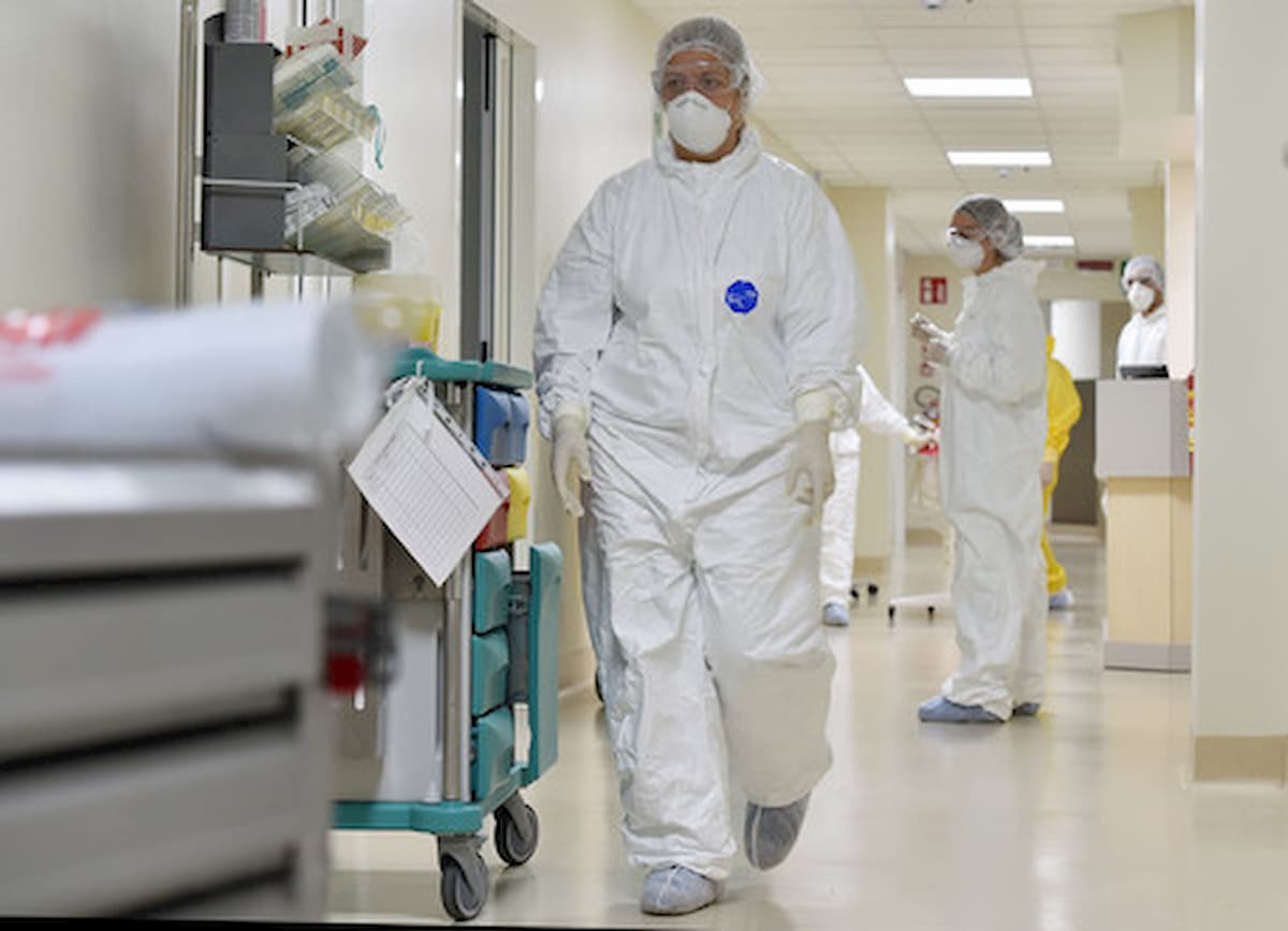 Coronavirus, Mattia intubato a 18 anni. L'ultimo messaggio alla mamma: "Non ti lascio, lotterò per te"