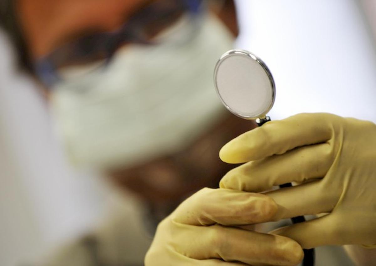 Coronavirus, sintomi principali febbre e tosse. Le risposte di un medico di base inglese