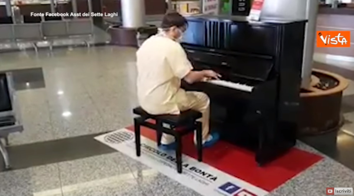 Coronavirus medico pianista suona Don't stop me now dei Queen