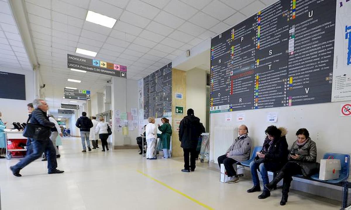 Coronavirus Torino, coppia di anziani contagia l'intero reparto. Non ha detto che il figlio lavora a Lodi