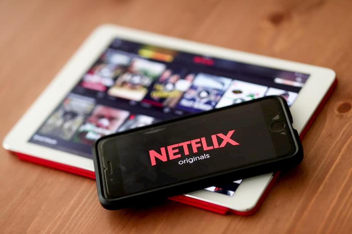 Internet forse non ce la fa, l'HD è un lusso. Netflix e Youtube passano alla risoluzione standard