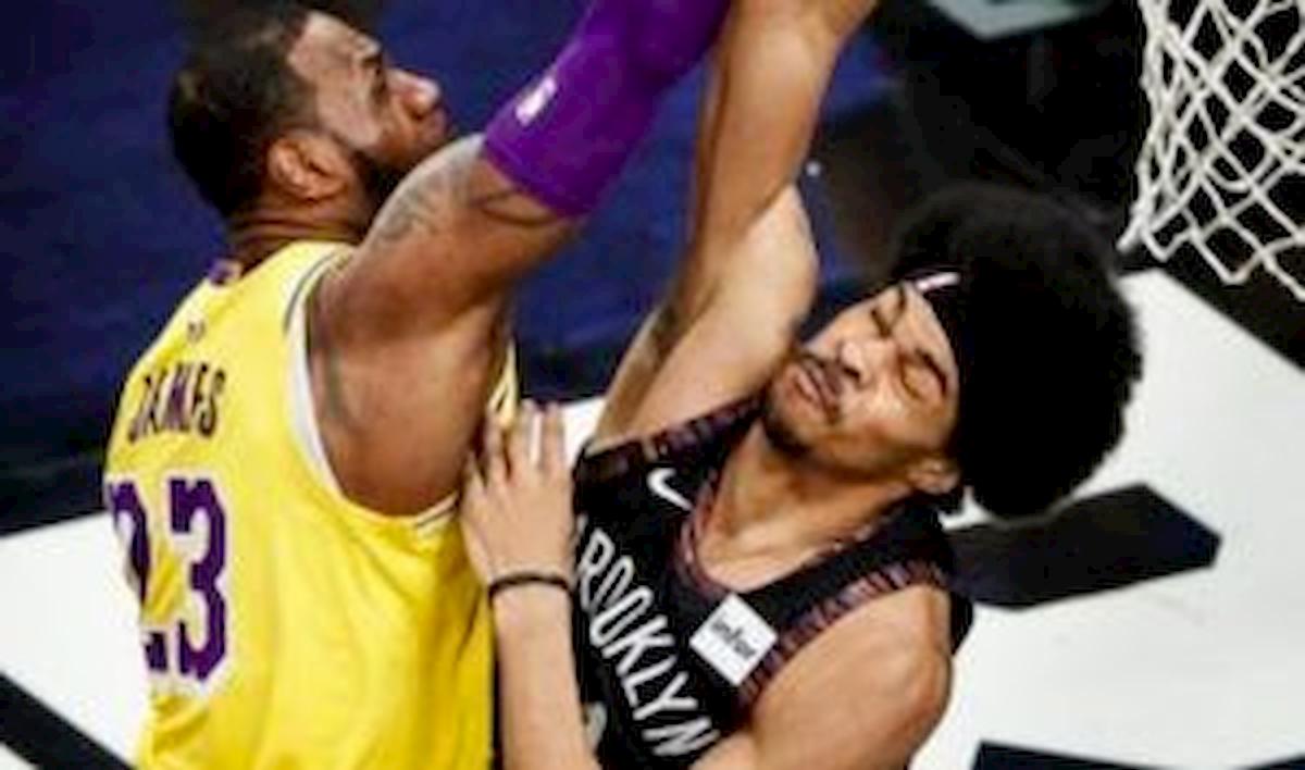 Coronavirus, LeBron James: "NBA a porte chiuse? Non gioco. Io lo faccio per i tifosi"