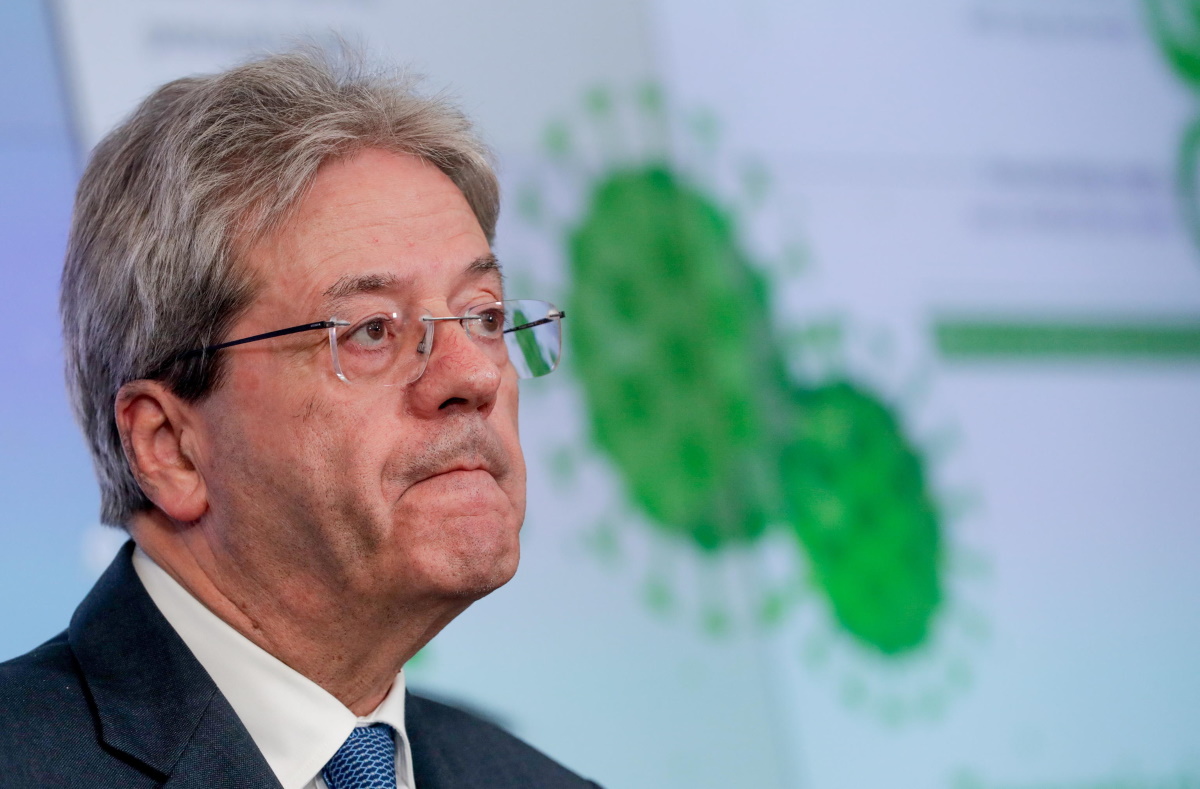 Coronavirus Paolo Gentiloni in isolamento: membro staff positivo