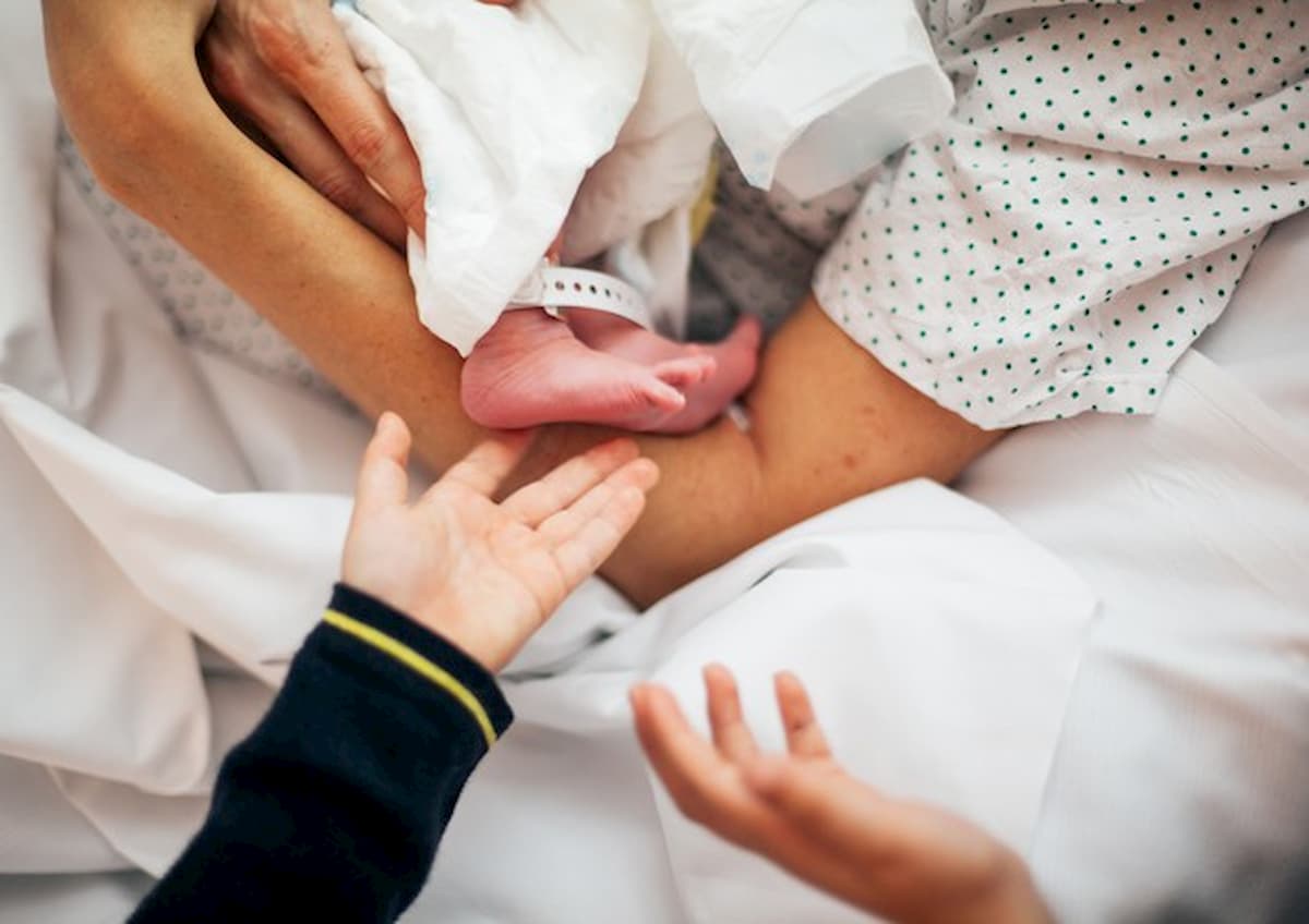 Coronavirus, a Massa madre positiva partorisce bimba negativa