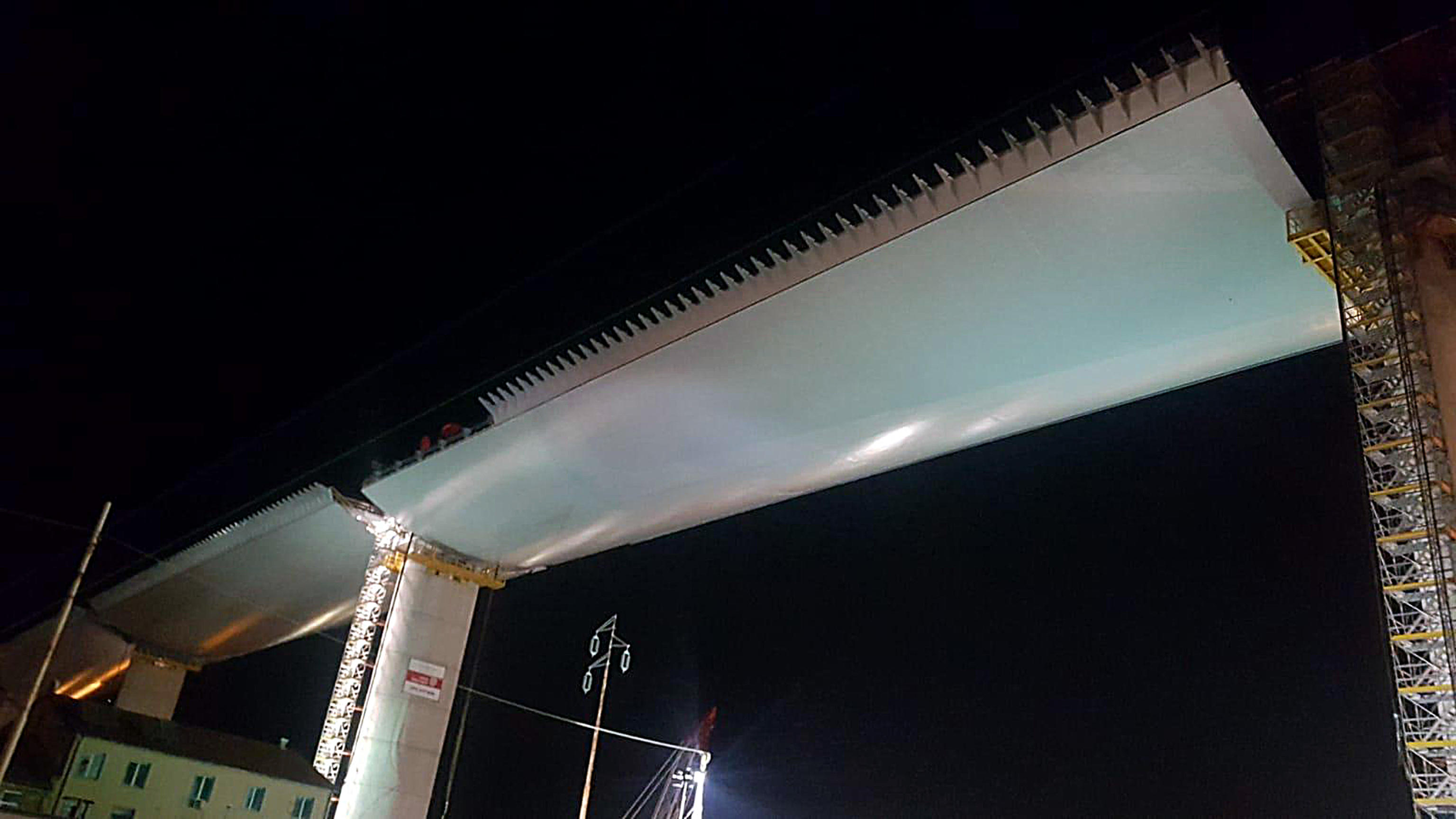 Ponte di Genova, varo in quota completato: sindacati chiedono stop lavori