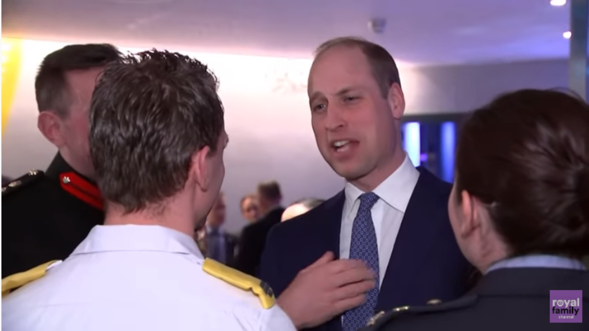 Principe William in Irlanda fa battuta: Spargo il coronavirus