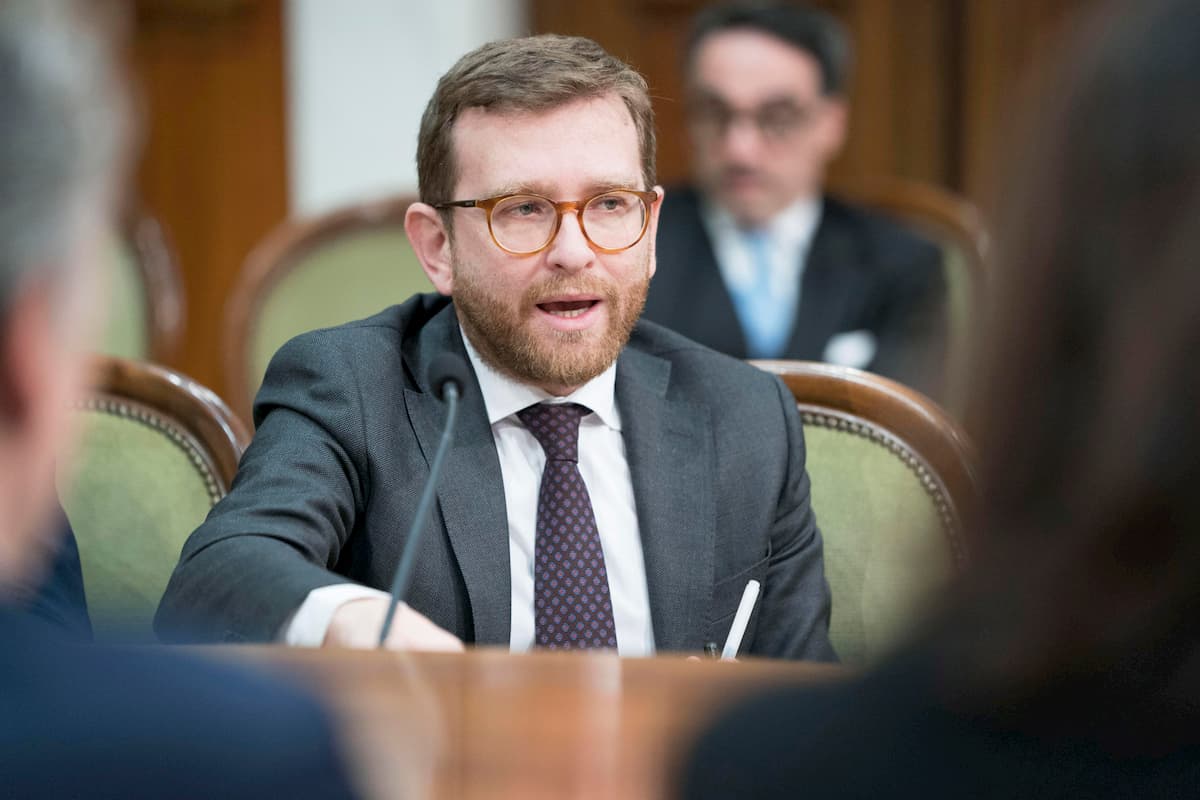 Coronavirus, il ministro Provenzano: "Dovremo aiutare anche chi lavora in nero"