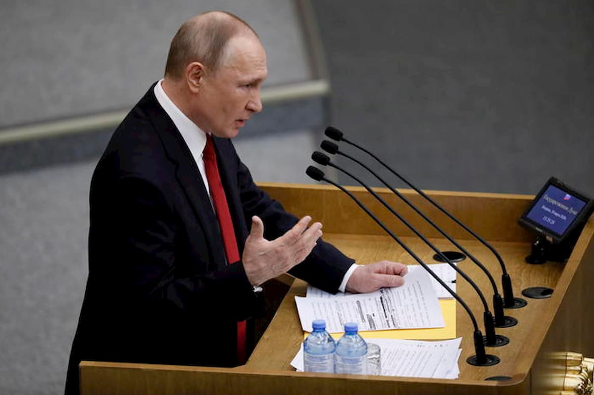 Putin per sempre, la Duma s'inginocchia: "La Russia ha esaurito la sua quota di rivoluzioni"