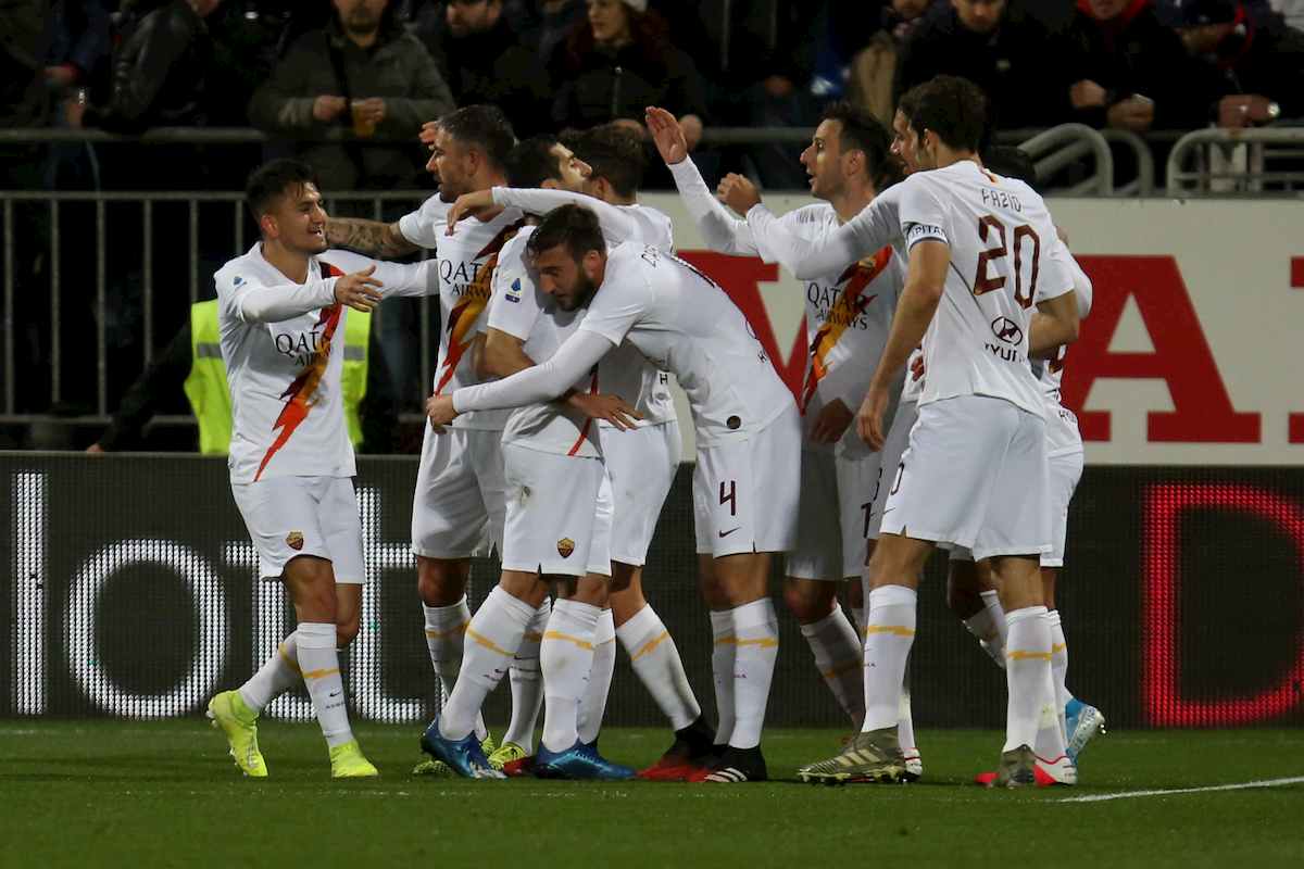 Roma domina ma poi rischia, 4-3 al Cagliari. Giallorossi a -3 dalla zona Champions