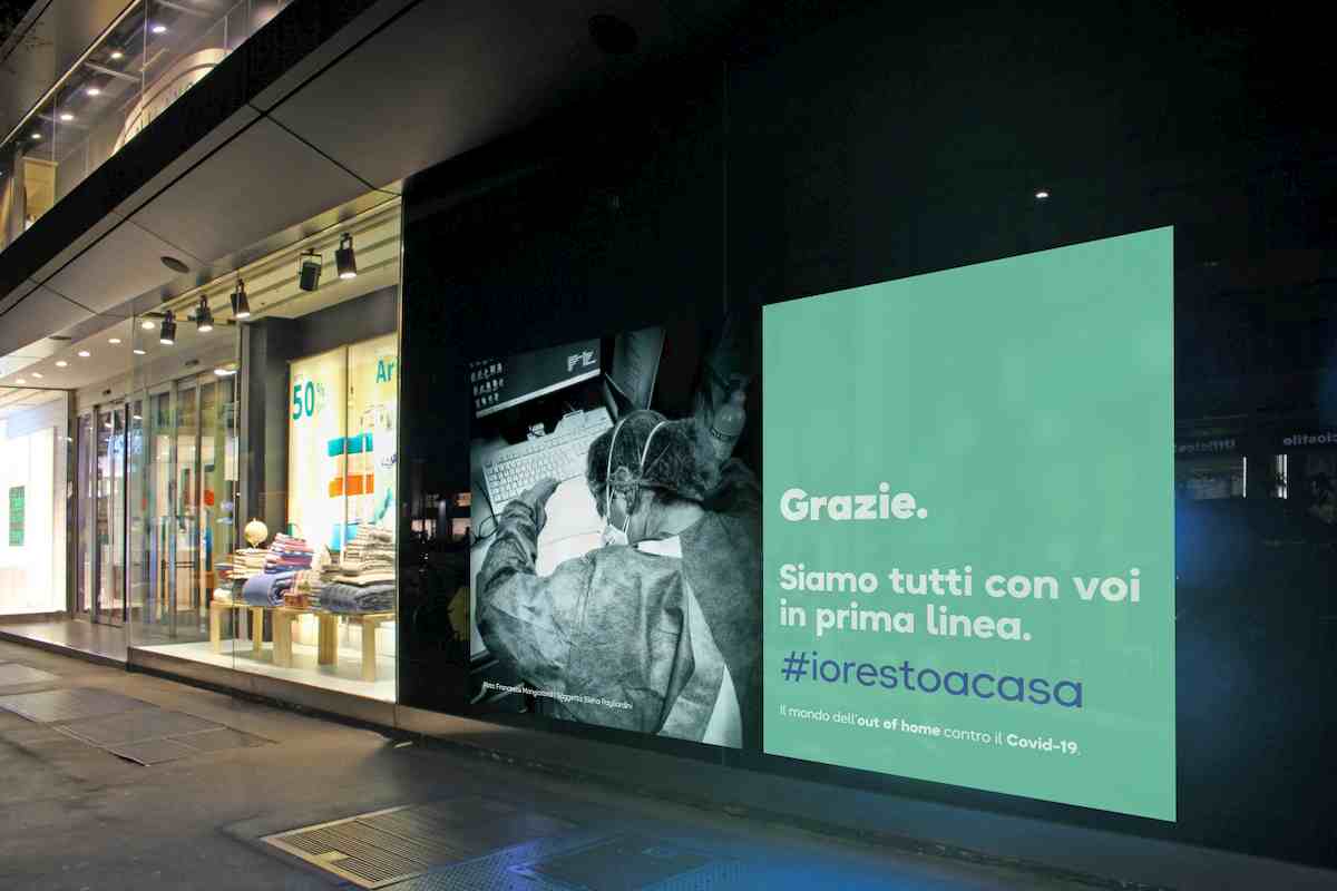 Coronavirus, "Siamo tutti in prima linea". La campagna sociale per ringraziare operatori sanità 02