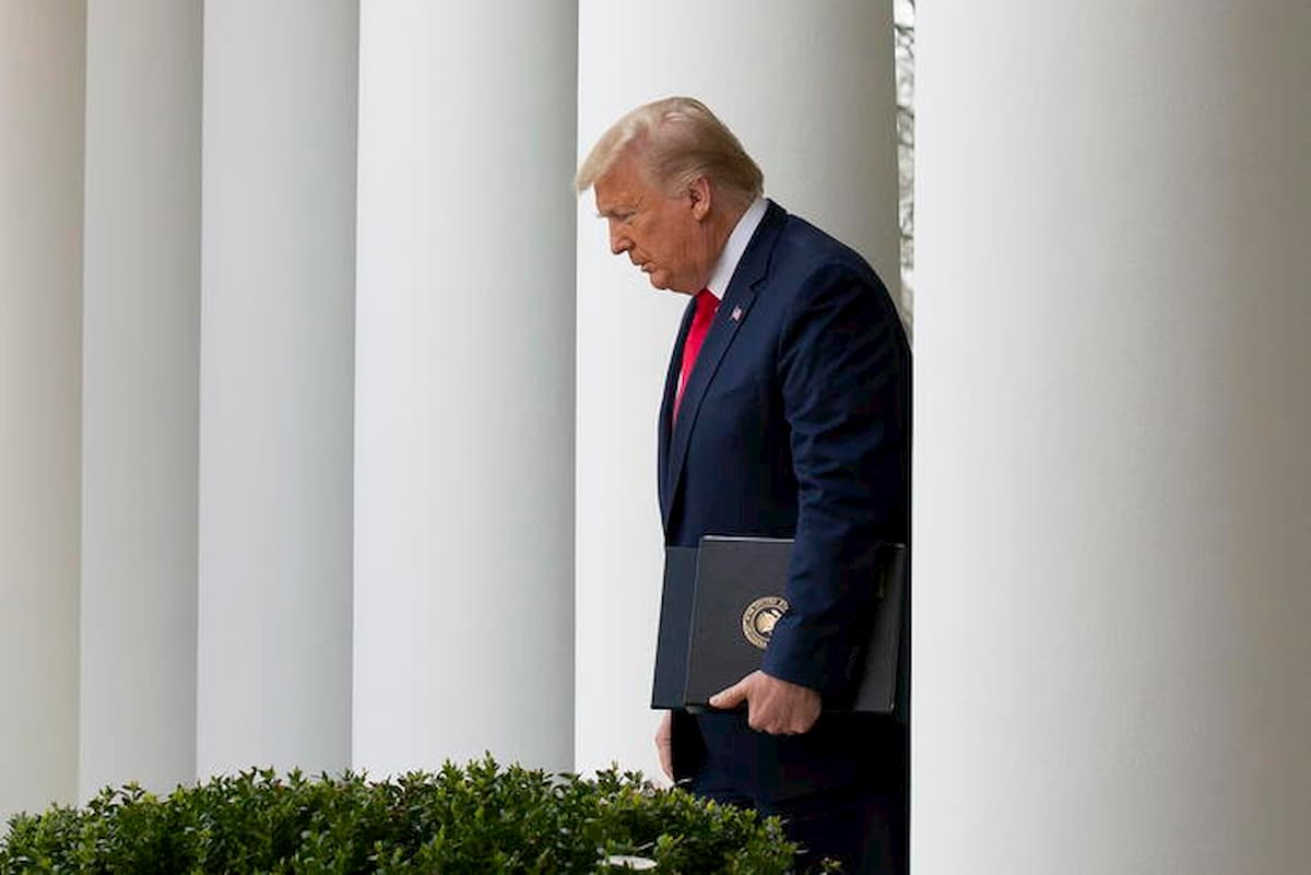 Coronavirus, Trump dichiara lo stato d'emergenza negli Usa e fa il tampone