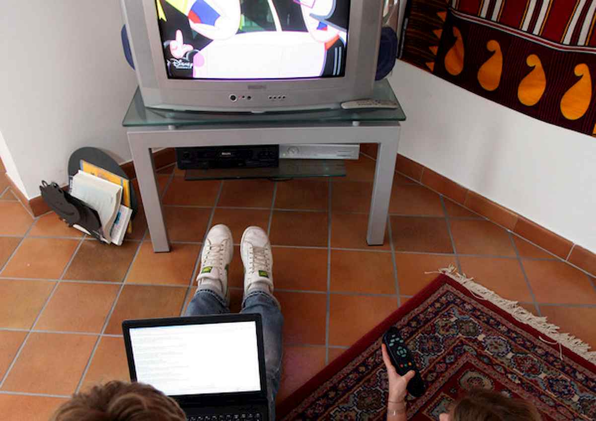 Coronavirus, vita da recluso: solo per gli spot tv tutto come prima