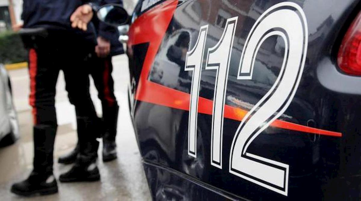 Bellaria, litigano per il parcheggio condominiale e aggrediscono i vigili. Arrestati 2 pensionati