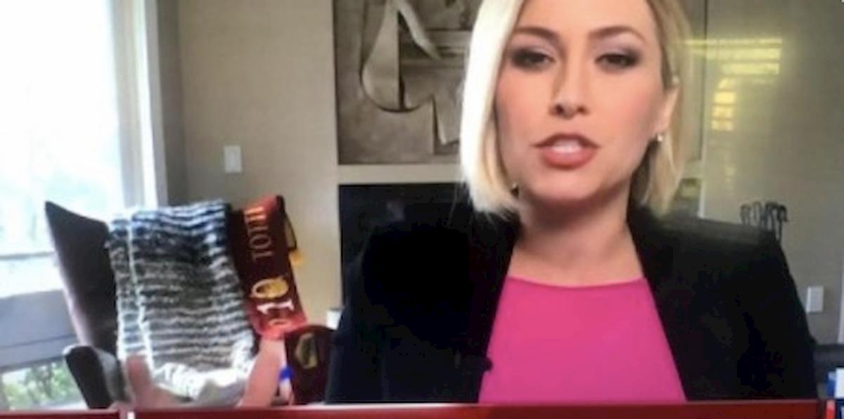 Morgan Brennan, la giornalista americana con la sciarpa della Roma