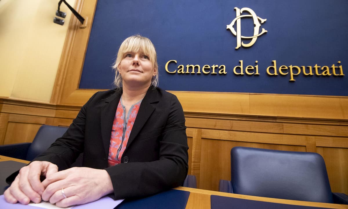 Sara Cunial contro Burioni: "Sperimentazioni sul vaccino come i nazisti"