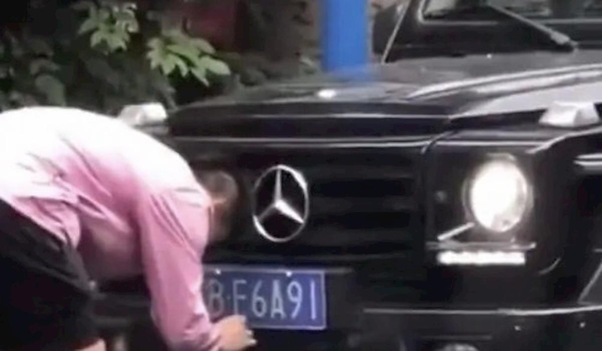 Coronavirus, Yu Hanchao ha falsificato la targa della sua auto ed è stato arrestato. Il Guangzhou lo ha licenziato