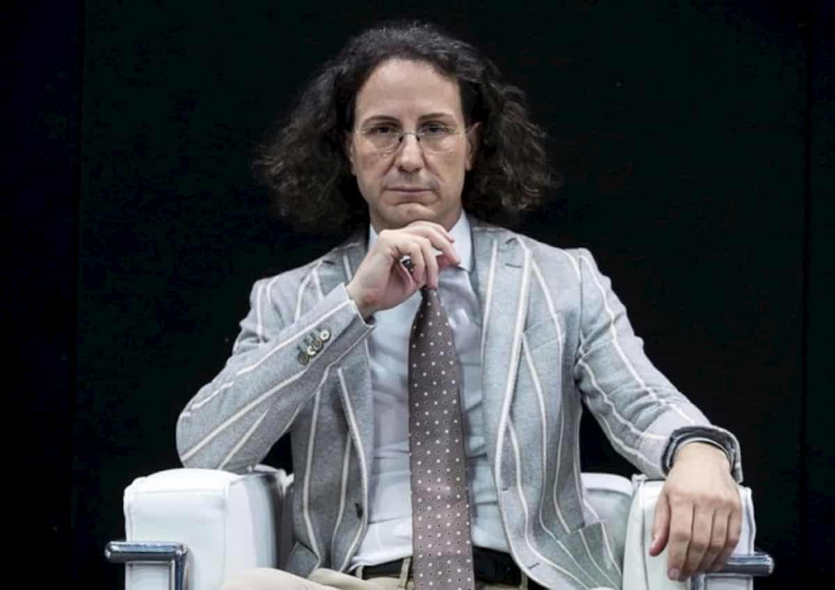 Adriano Panzironi: i miei integratori contro coronavirus. Lo spengono in tv, ci provano...