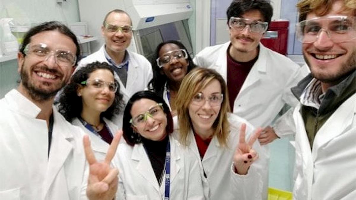 Coronavirus, iniettate a Oxford le prime dosi del vaccino. Tra i volontari la ricercatrice Elisa Granato