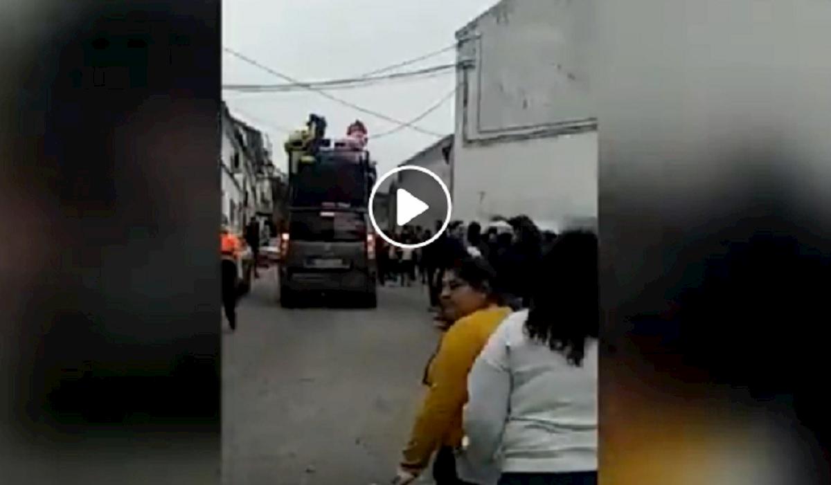 Paese in Andalusia viola quarantena e festeggia in strada