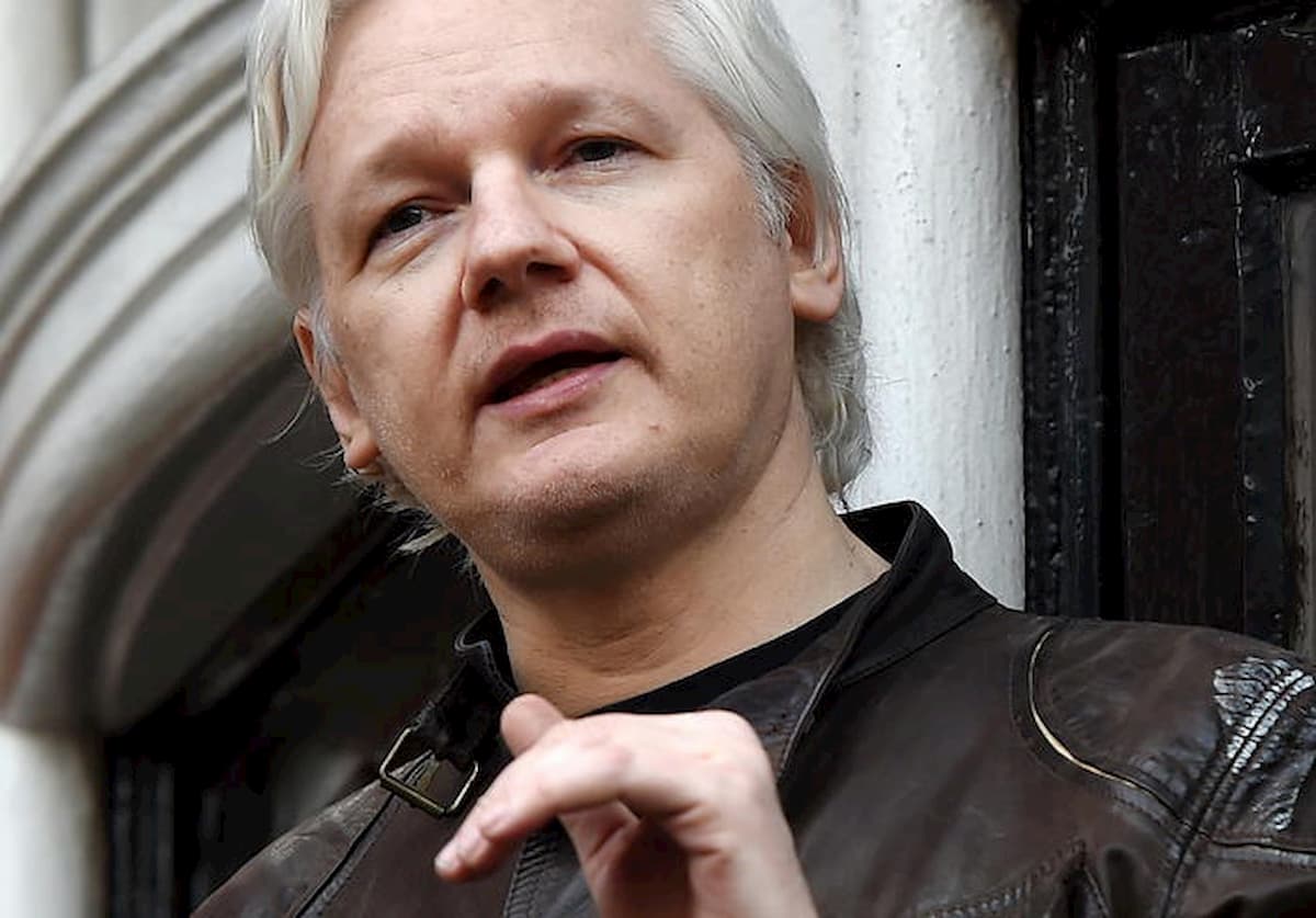 Wikileaks, Julian Assange ha avuto due figli dalla sua avvocato Stella Morris