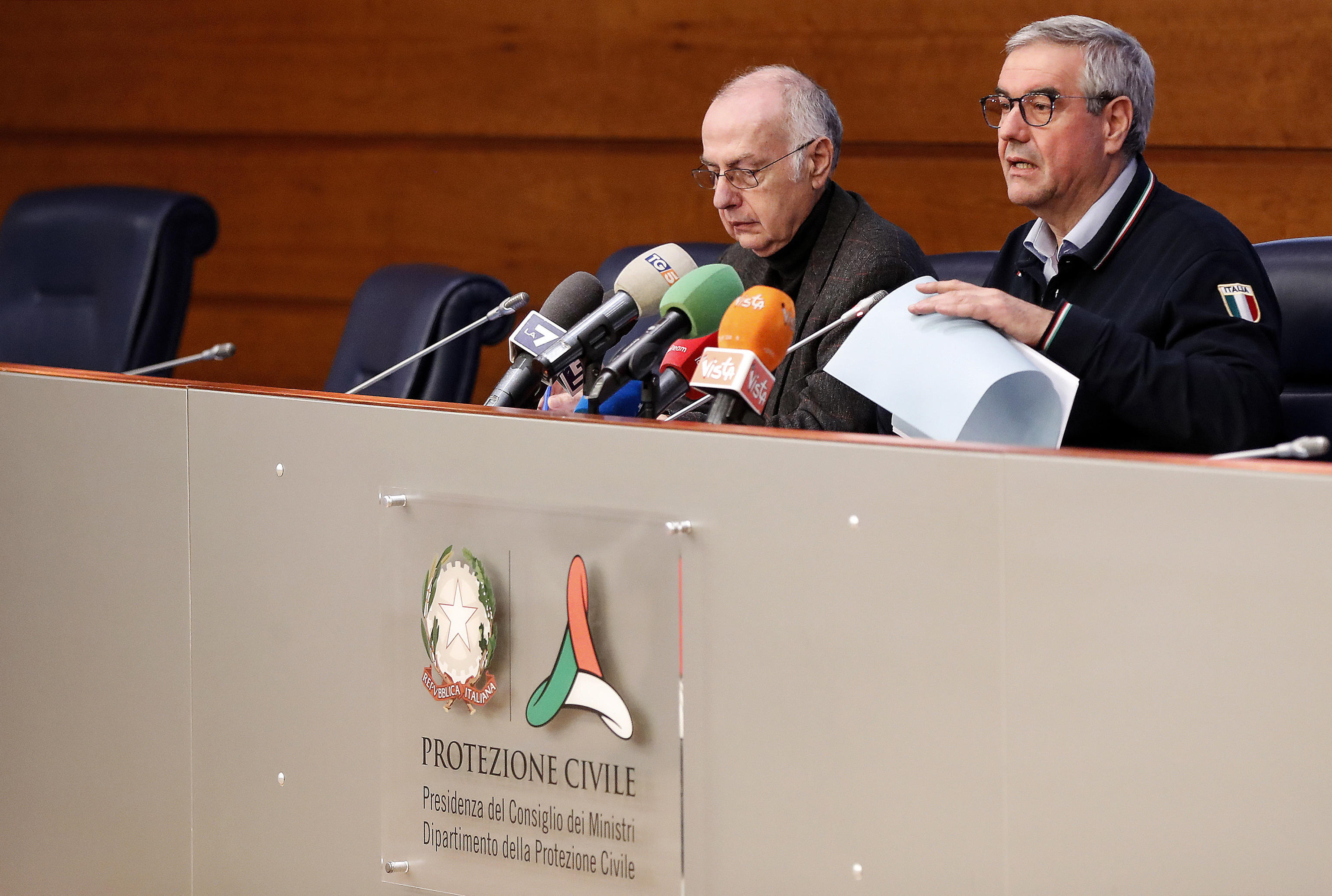 Coronavirus Italia bollettino 13 aprile: calo terapia intensiva, 83 in meno