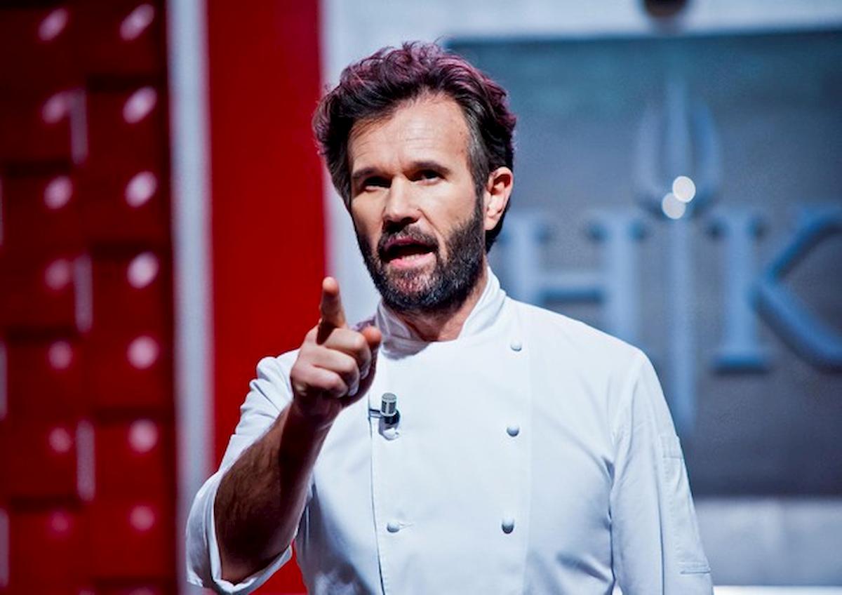 Coronavirus, a Carlo Cracco non piacciono le barriere in plexiglass: "Piuttosto chiudo"