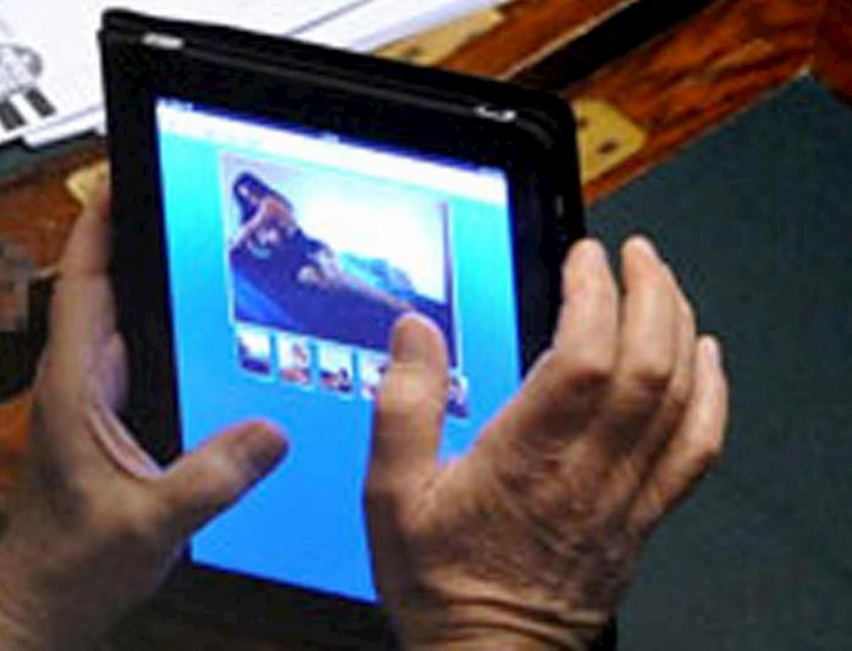 Coronavirus, lo smart working della squillo: “Faccio tutto da casa con la telecamera"