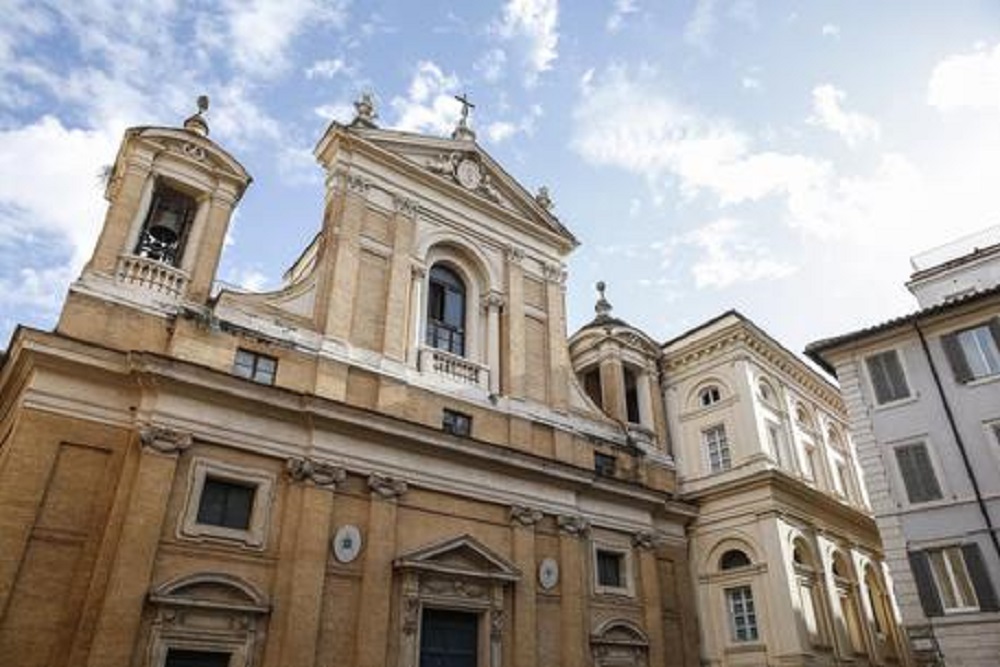 Coronavirus, Lorenzo Gasperini (Lega): "Chiese aperte almeno per i capifamiglia"