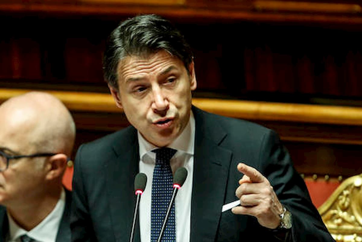 Coronavirus, Conte: "Vacanze in Italia. Prudenza sulle aperture il 27 aprile"