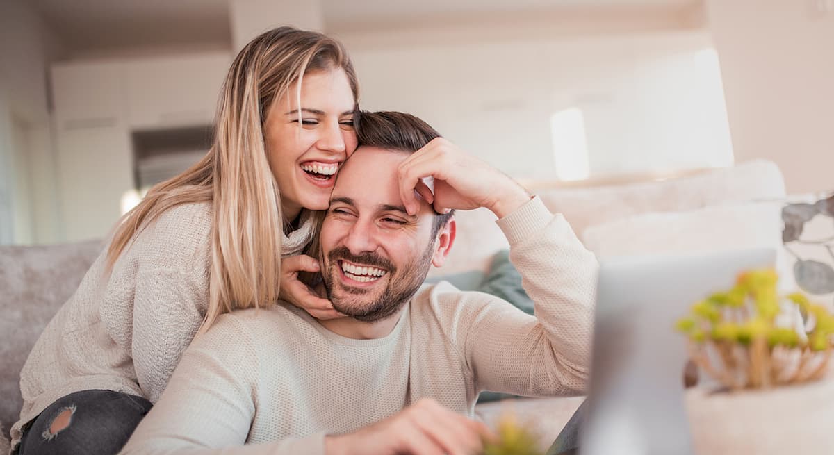 Quarantena, una sessuologa: "In questo periodo imparate ad ascoltare il partner. E riaccendete la passione"