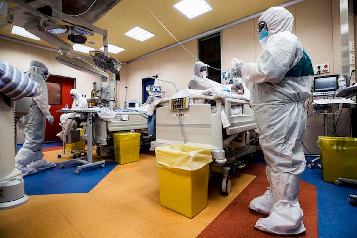 coronavirus foto ansa