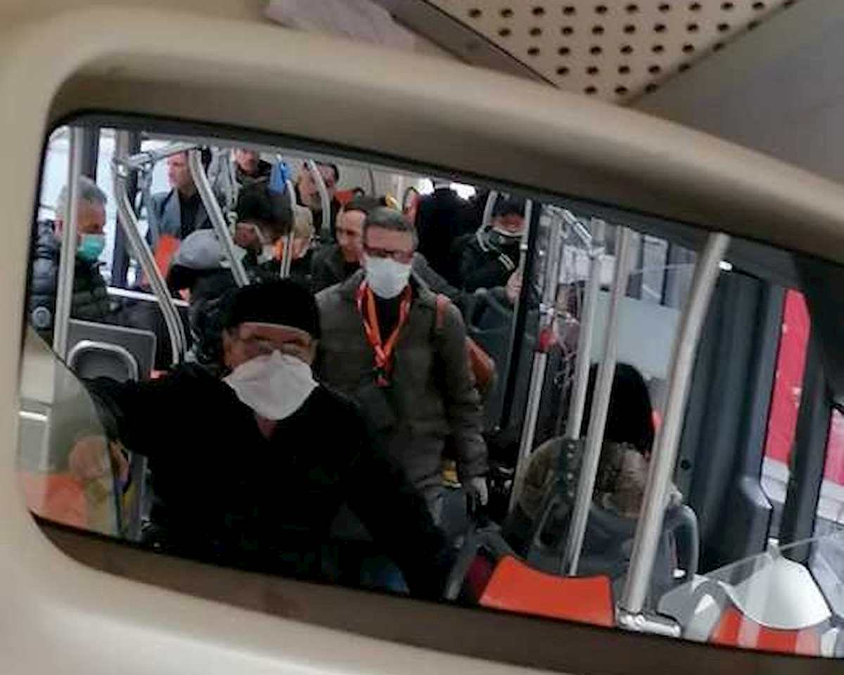 Reddito di cittadinanza, percettori lavorino come controllori bus a Roma