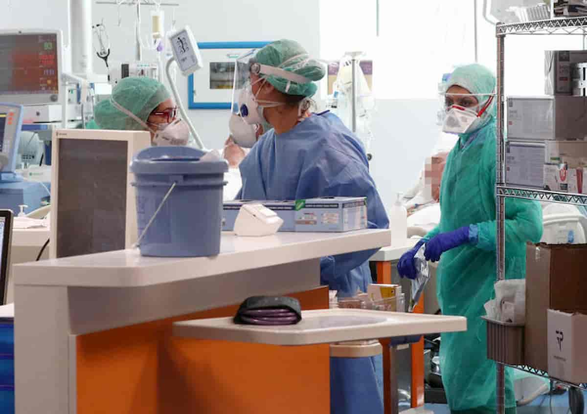 Coronavirus uccide il neurologo Riccardo Zucco, il "mago del mal di testa"